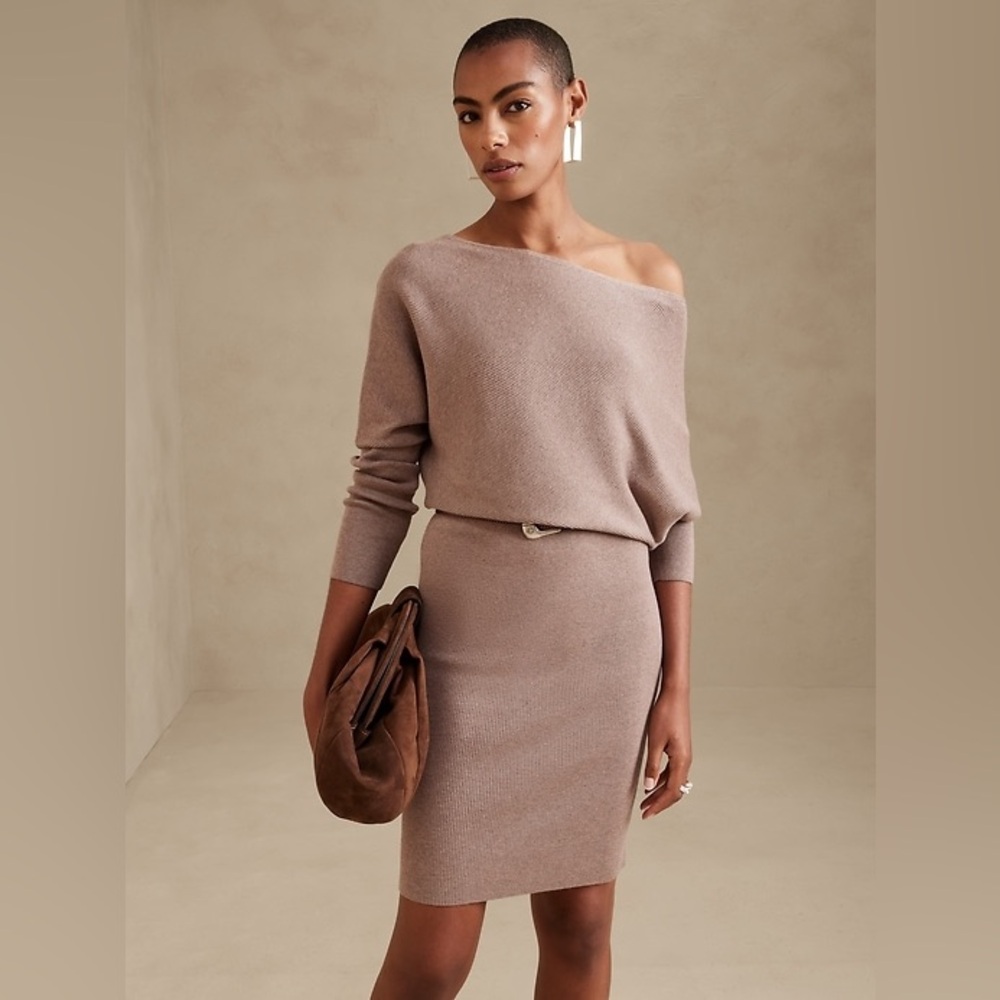 NWT Banana Republic Off Shoulder Sweater Dress Size Petite Small in Taup…
